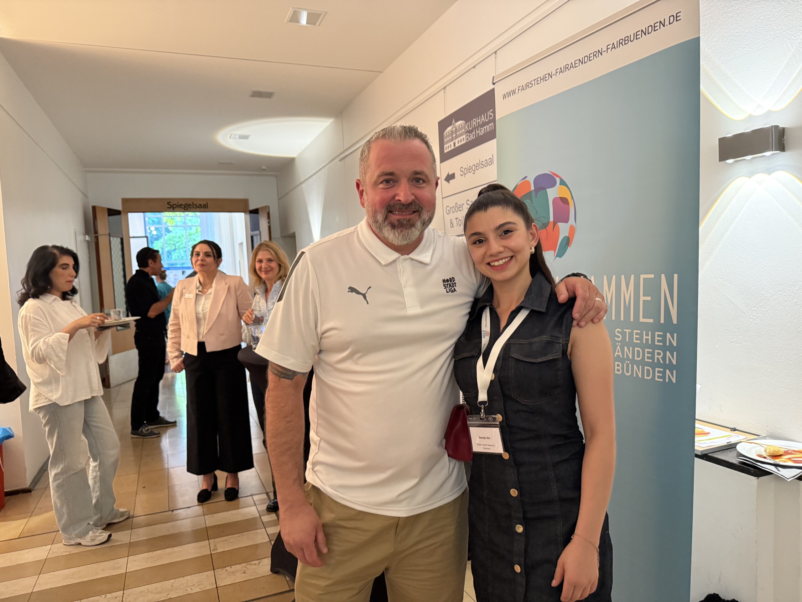 Mirza Demirovic (Nordstadtliga) & Senajla Ikic (KLC e.V.) bei der Preisverleihung zum Multikulti-Preis 2025 im Kurhaus in Hamm.